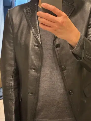 [새상품급 천연 가죽] 꼼사데모드 램 가죽 테일러드 자켓 블랙 본절개 M