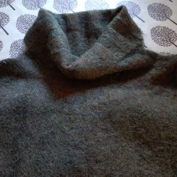 따뜻한 큼직한 스웨터