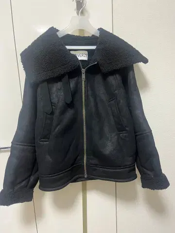 PERVERZE 무스탕 코트