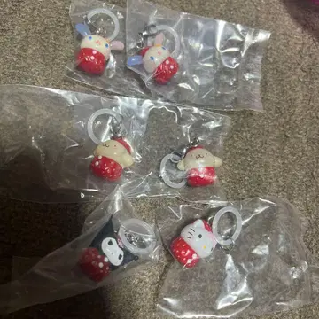 산리오 캐릭터즈 딸기 메지루시 액세서리