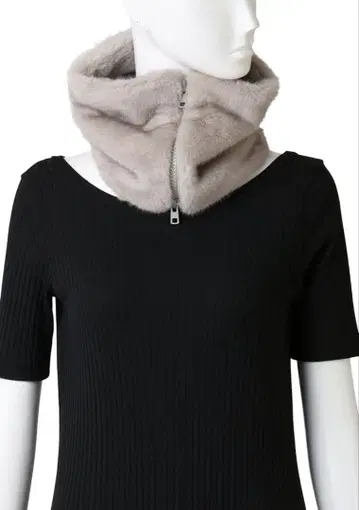 THROW 슬로우 인조 모피 넥워머