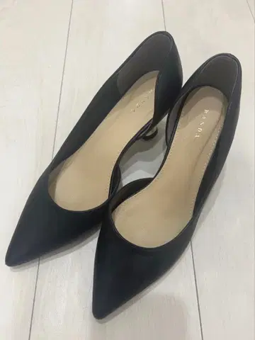 블랙 스틸레토 펌프스 힐 5cm