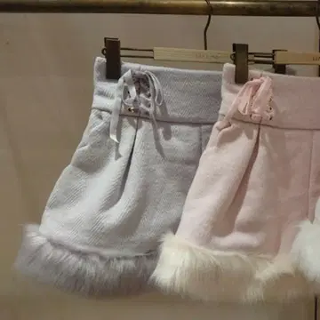 LIZLISA 밑단 퍼 숏팬츠