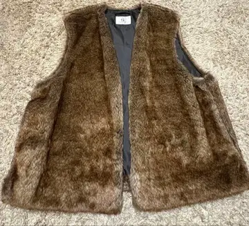 TAKEO KIKUCHI 퍼 베스트 다크 브라운