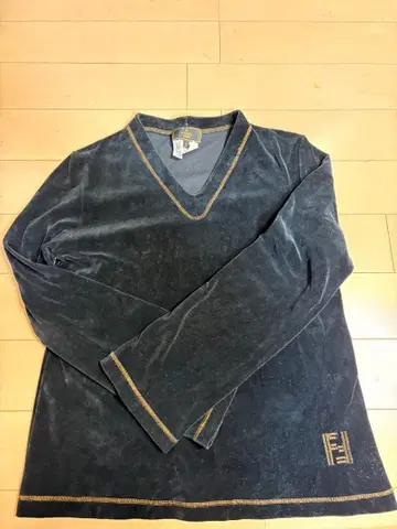 벨벳 V넥 긴팔 상의 블랙