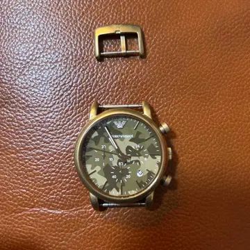 엠포리오 아르마니 카모플라쥬 크로노그래프