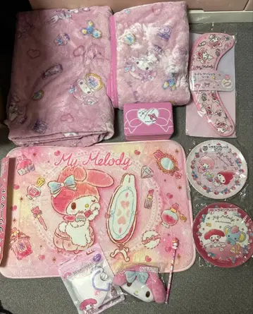 2번째 이미지까지 전부 산리오