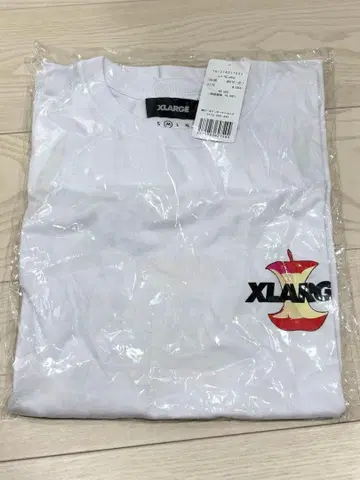 XLARGE 화이트 T셔츠 M 사이즈
