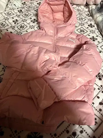 PUMA 핑크 다운 자켓 후드 부착