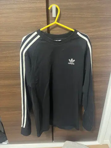adidas 블랙 긴팔 T셔츠 L사이즈