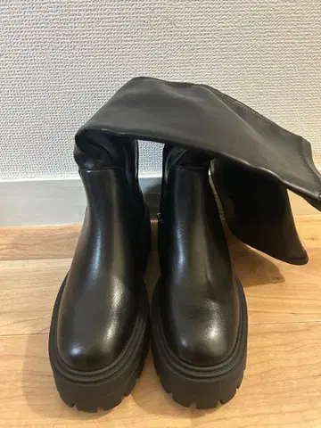 블랙 롱 부츠 통굽 가죽 느낌