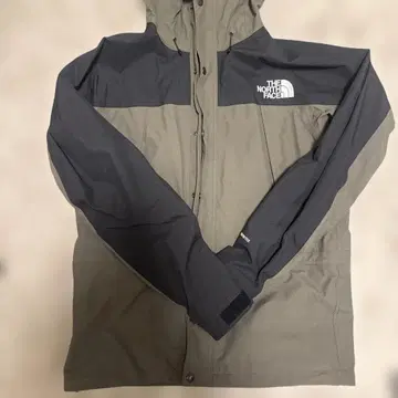THE NORTH FACE 마운틴 파카 그레이/블랙