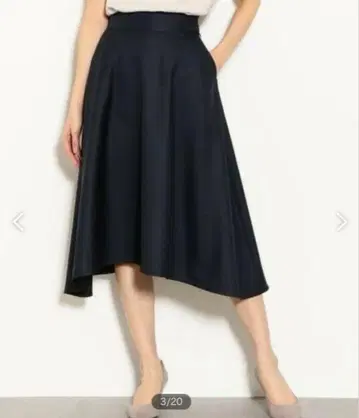 그린 라벨 릴랙싱 네이비 플레어 스커트