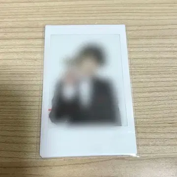 코지츠안 폴라로이드 사인 포함