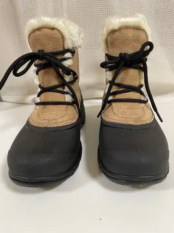 SOREL 퍼 부츠 베이지와 블랙 여성용 25cm 거의 미사용