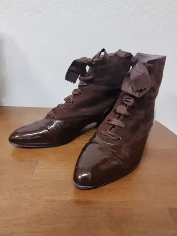 다이아나 여성용 브라운 레이스업 숏부츠