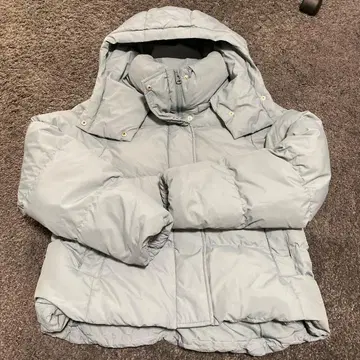 거의 미사용 GU 지유 후드 부착 숏 기장 다운 자켓 민트 계열 S