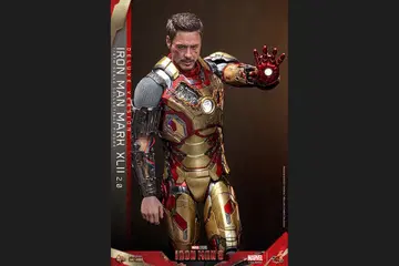 핫토이즈 아이언맨 마크 42 피규어 1/6