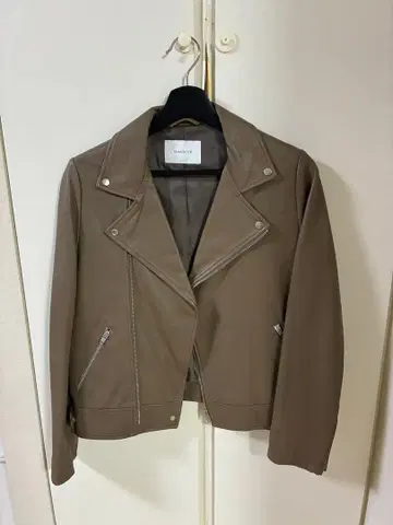 베이지 라이더 자켓 합성 피혁