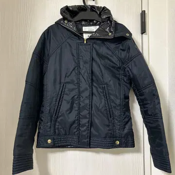 네이비 후드 부착 다운 자켓