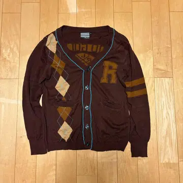 Kasselino 아가일 무늬 가디건 M 사이즈