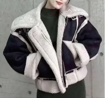 EMODA 숏 페이크 무스탕 블루종