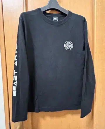 BEAST ARTS 롱 슬리브 티 미사용 ( S사이즈 )