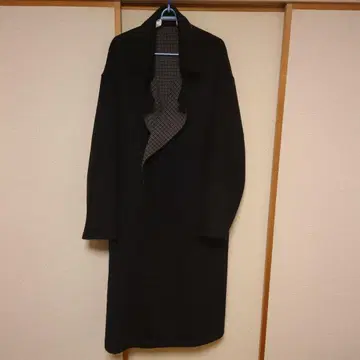 블랙 체스터 코트 체크 무늬 안쪽