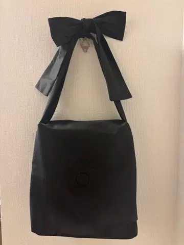 마리콴트 퍼피 리본 데이지 패치 토트 (블랙)