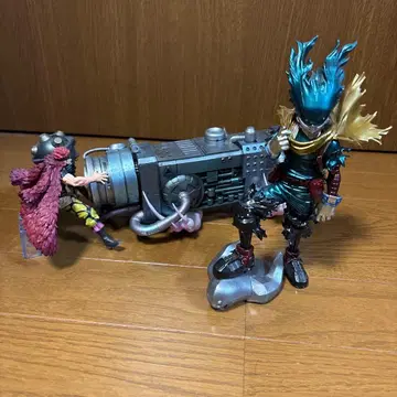 원피스, 나의 히어로 아카데미아 제일복권 피규어 2점 상자 없음