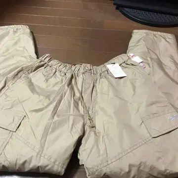 새상품 아웃도어 베이지 카고 팬츠 사이드 포켓 포함