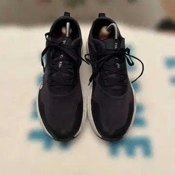 THE NORTH FACE 블랙 스니커즈