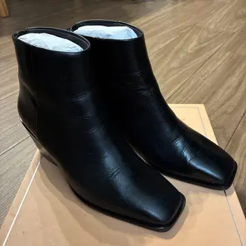 블랙 가죽 사이드 고어 부츠