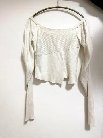 herlipto 오프숄더 아이보리 리브 니트
