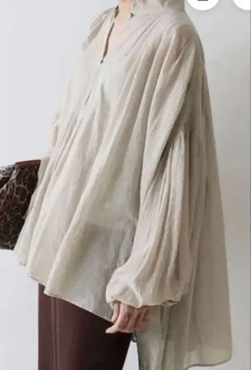 2025 FRAMeWORK 코튼 쉬폰 턱 블라우스