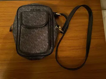 세실 맥비 GWM 로고 그레이 숄더백