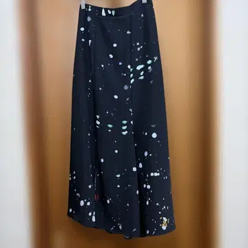 엔폴드 패턴 스커트