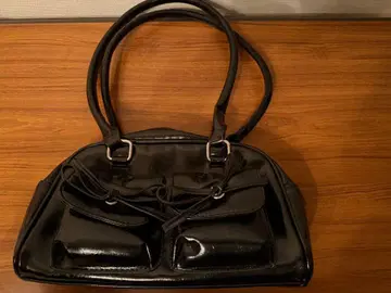 블랙 광택 토트백