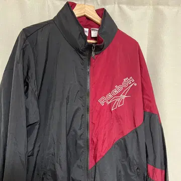 Reebok 나일론 자켓 블랙/빨간색