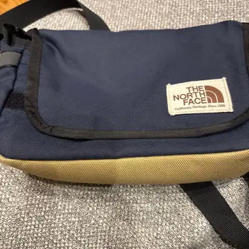 THE NORTH FACE 숄더백 네이비/베이지