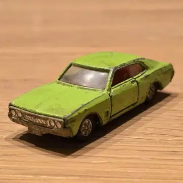 [토미카] No. 74 닛산 로럴 2000SGX 1F 휠 일본제