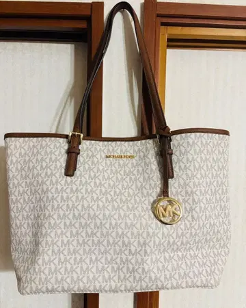 MICHAEL KORS 로고 토트백