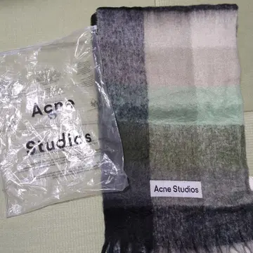 체크 무늬 머플러