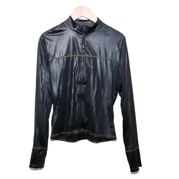 [고품질] Ba-tsu 블랙 하프 지퍼 상의