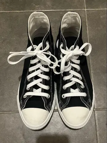 CONVERSE 하이컷 블랙 스니커즈