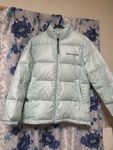 바디 글로브 다운 자켓 S 사이즈 민트 그린