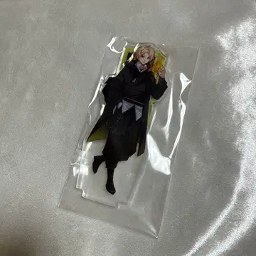 츠나칸 보보즈 with a Triple 아크릴 스탠드