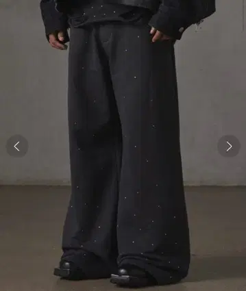 [ GRANCY ] 큐빅 디자인 데미지 스웨트 팬츠