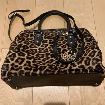 마이클코어스 백 레오파드 무늬