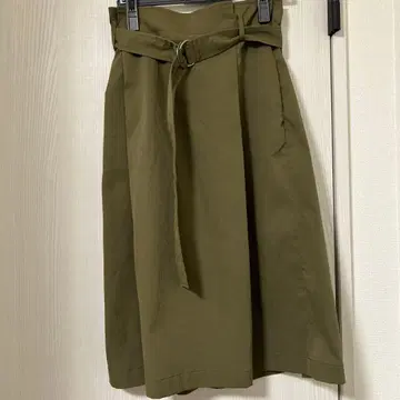 올리브색 플레어 스커트 허리 벨트 포함